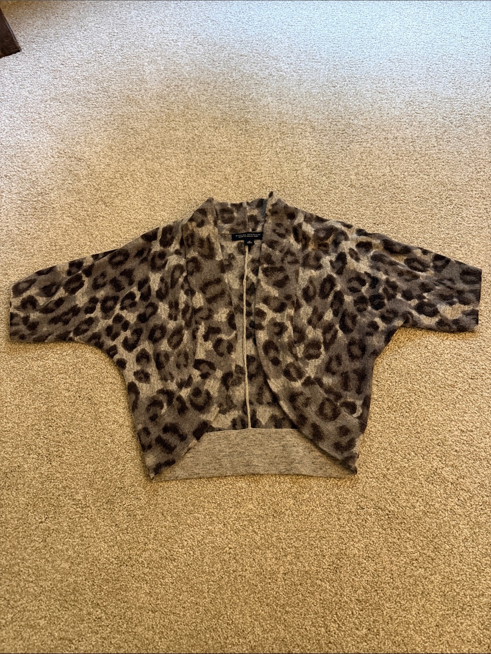 Banana Republic Leopard Print Teddy shrug sweater - Grey & Black